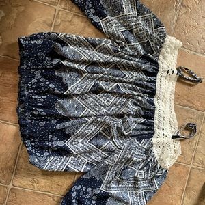 Women’s blouse mid sleeve